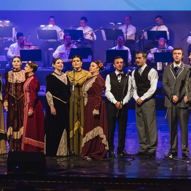 Народни песни